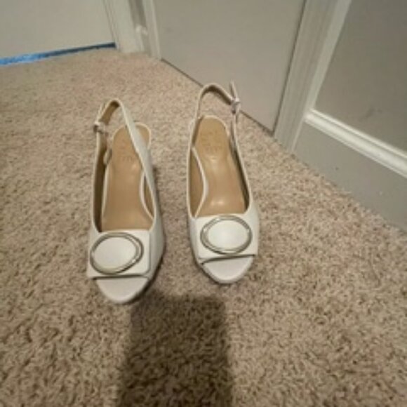 Naturalizer Sling Back in Cream Size 5 - Picture 1 of 2